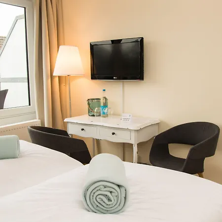 מלון Fruehstueckshotel