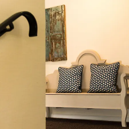 Fruehstueckshotel 3* בוסום